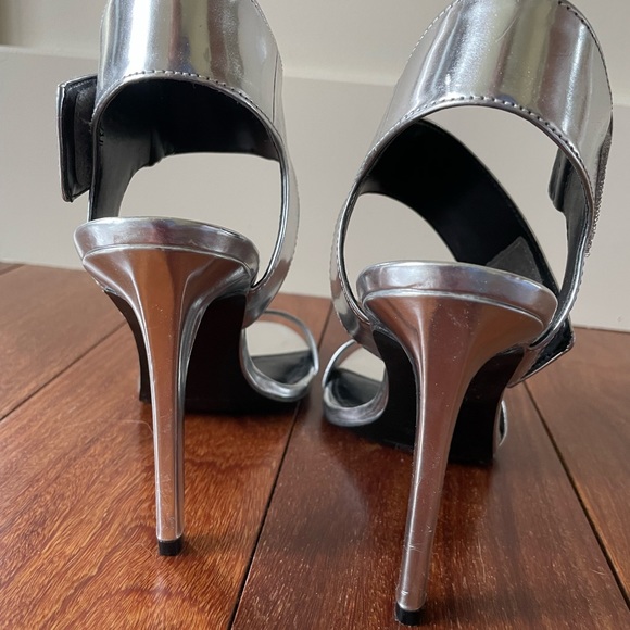 Enzo Angiolini silver heels - Picture 5 of 7
